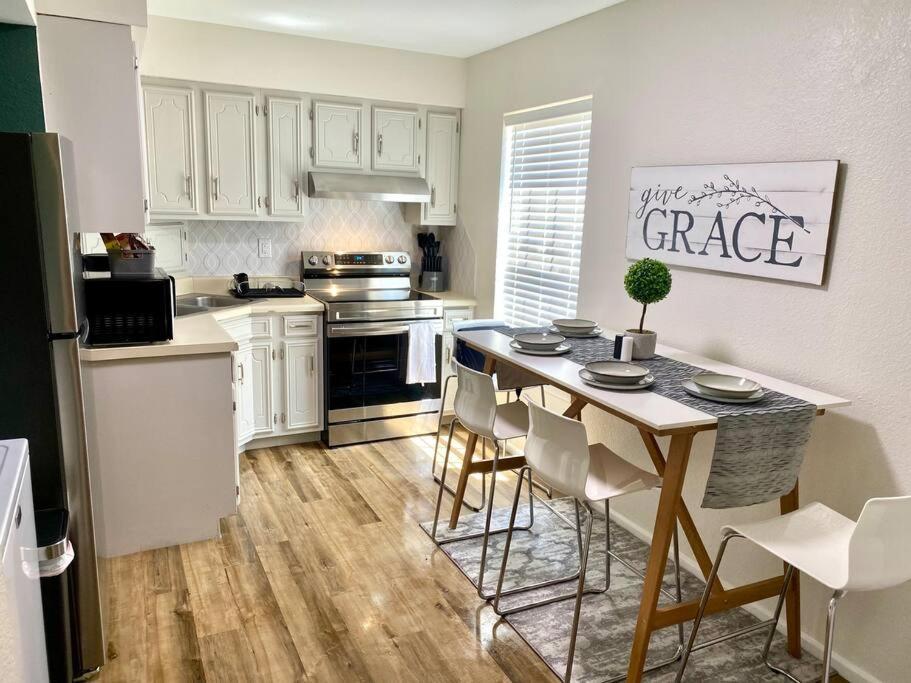 Contemporary 2-Bedroom Rental Unit Eagle Pass Ngoại thất bức ảnh