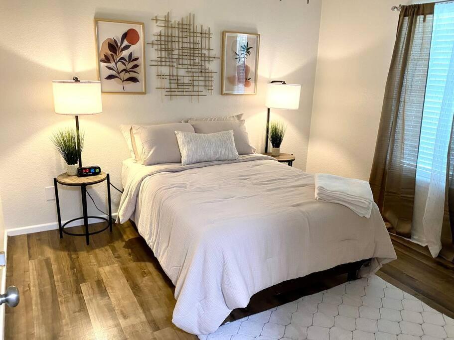 Contemporary 2-Bedroom Rental Unit Eagle Pass Ngoại thất bức ảnh